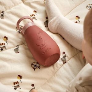 silikonowy bidon ze słomką dla niemowlaka